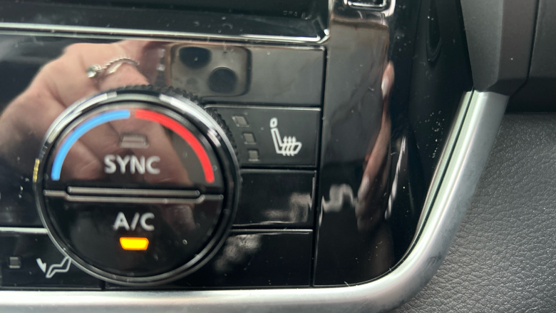 Nissan Qashqai 1.3 DiG-T MH Tekna 5dr Petrol Hatchback